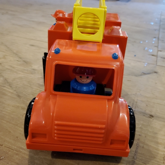 Battatt Fire Engine - Picture 2 of 7